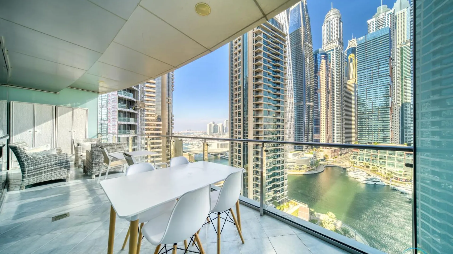 Contemporary 1Br At Marina Terrace Tower Dubai Marina By Deluxe Holiday Homes 아랍에미리트