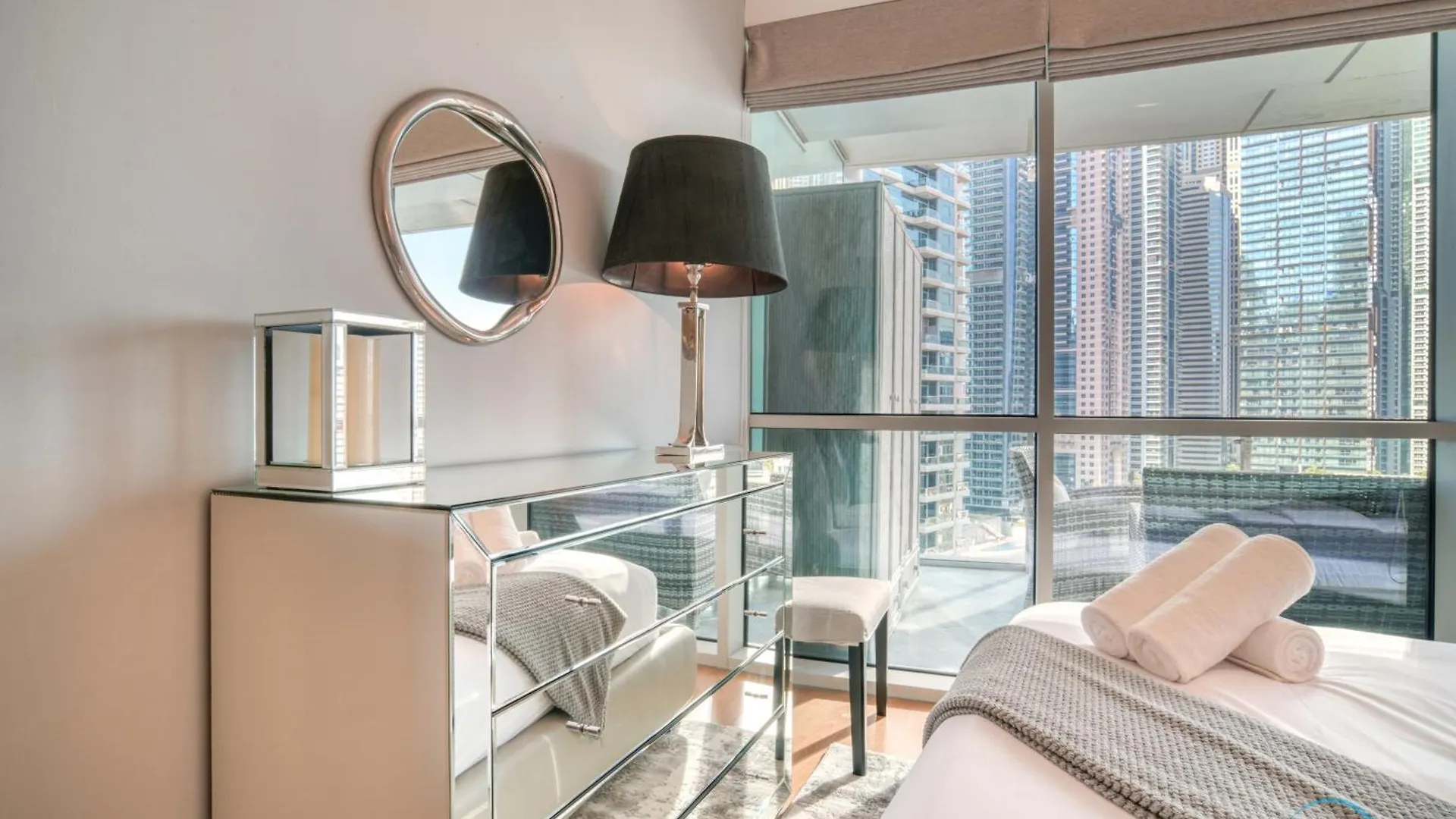 Contemporary 1Br At Marina Terrace Tower Dubai Marina By Deluxe Holiday Homes 0*,  아랍에미리트